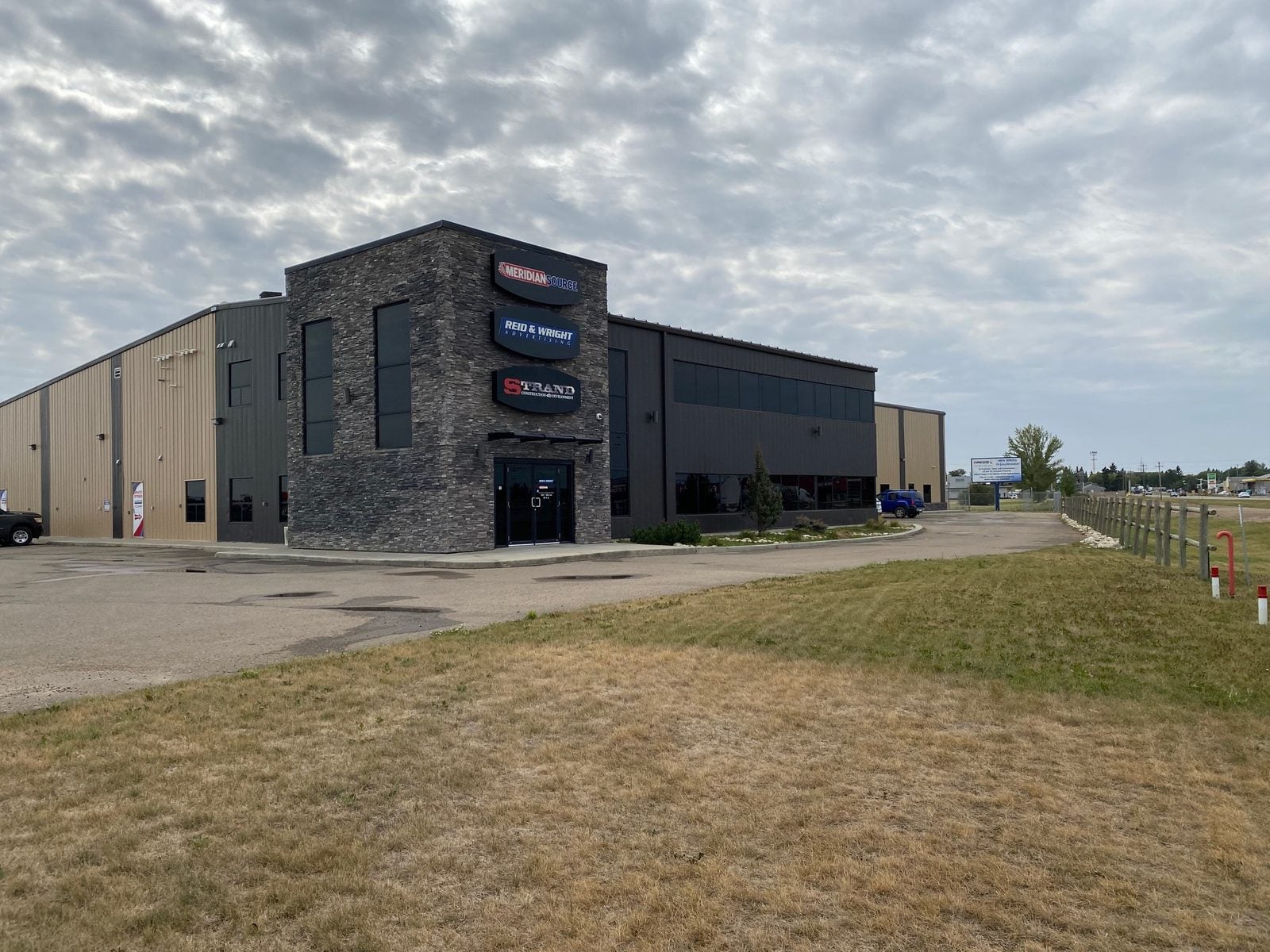 Lloyd Centre Building 1